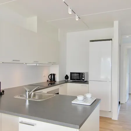 아파트 Beautiful 2-br W A Balcony By Harbour - 125 *